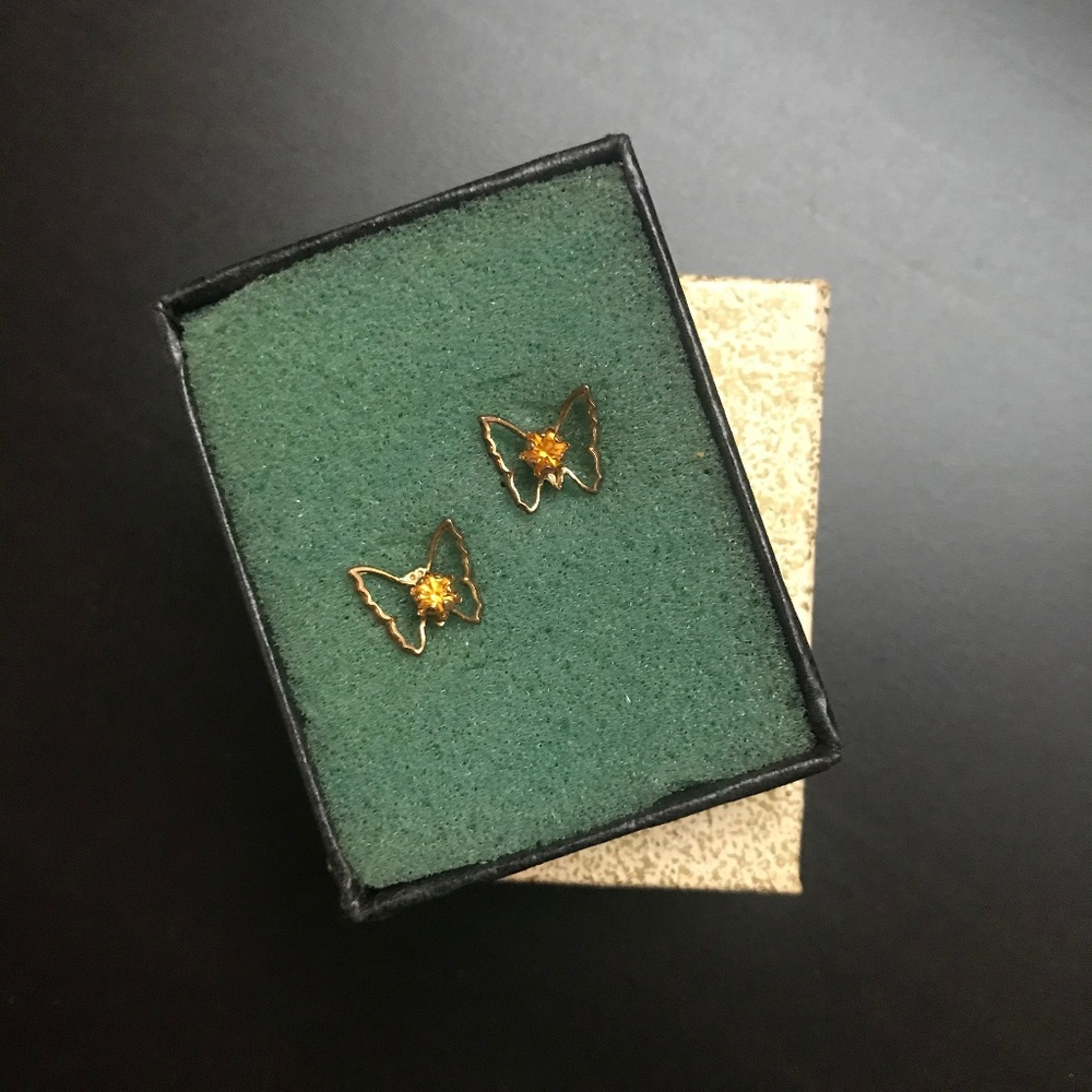 🦋 Vintage Dainty Butterfly Earrings